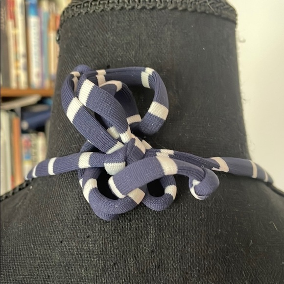 🌞🕶️👙J. Crew White and Blue Striped Bikini Top in Size S🌞🕶️👙 - Picture 6 of 8